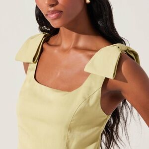ASTR the Lavbel Jessica Bow Detail Sleeveless Top Matcha
